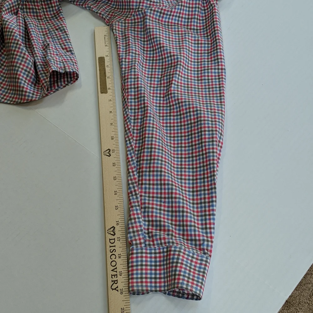 Rodd & Gunn, button down checked shirt. Size Medium